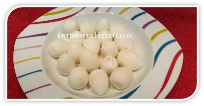 Huevos de codorniz con almendras