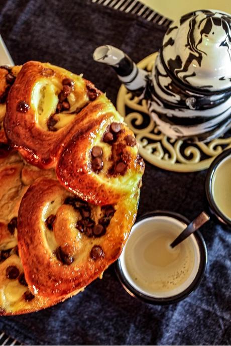 Chinois à la crème pâtissière et pépites de chocolat