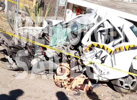 Taxista fenece al chocar de frente con un trailer en Escalerillas