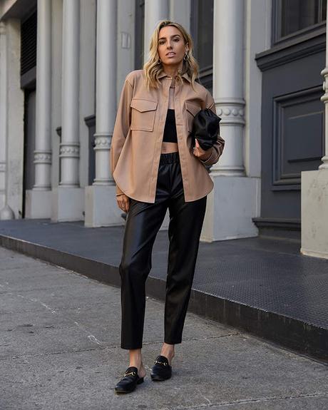 Looks en tonos neutros para un estilo elegante este invierno