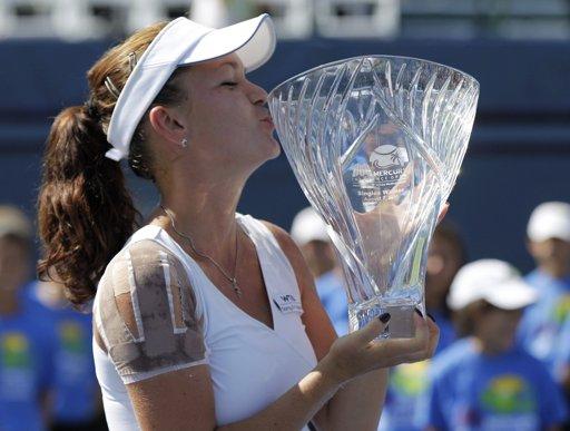 Radwanska gana el título en Carlsbad