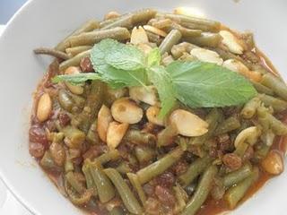 Judías verdes a la menta con pasas y almendras