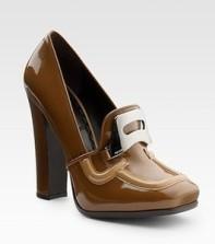 Katie Holmes visita el show de Jay Leno en NY. Analizamos su look