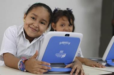 Tecnología de punta para los niñ@s venezolanos
