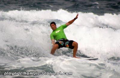 THE FLYING  REBOLLOS