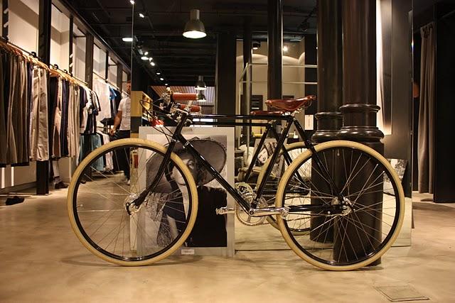 Una tarde en el Salón Miró