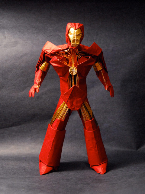 Origami de Iron Man realmente bien hecho