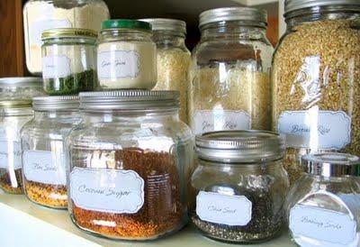 Organizar la alacena con etiquetas