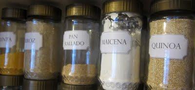 Organizar la alacena con etiquetas