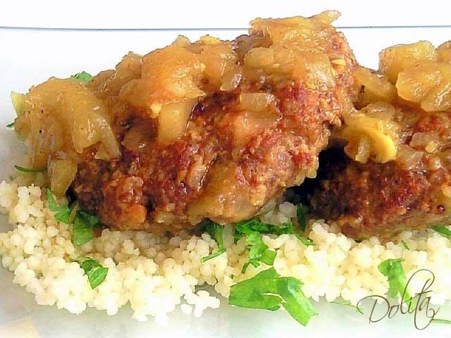MEDALLONES DE CARNE CON SALSA DE CURRY Y MANZANA