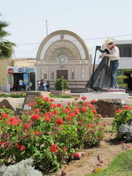 EN TIERRAS MOCHES: CHICLAYO Y LOS PUEBLOS COSTEROS