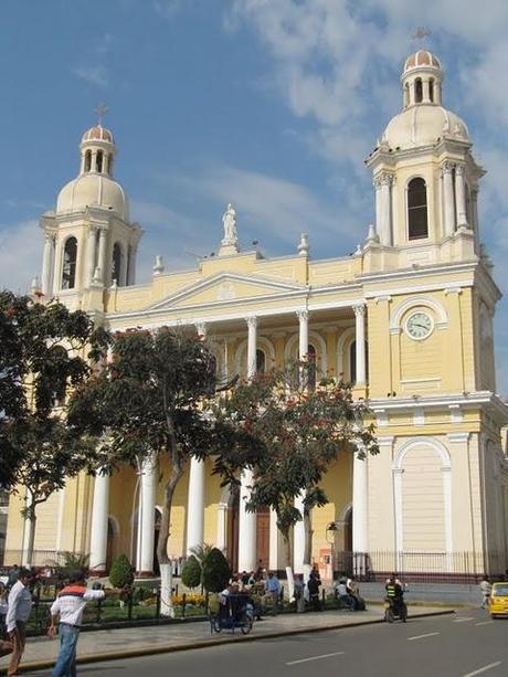 EN TIERRAS MOCHES: CHICLAYO Y LOS PUEBLOS COSTEROS