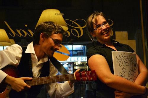 Inercia Teatro en un escaparate