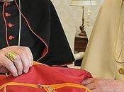 Papa visita España menos católica Historia