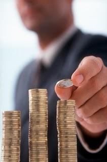 Se busca crédito. El principio del fin