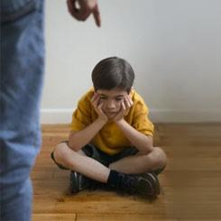 ELOGIOS, UN BIEN ESCASO. Mayte Rius. ES de la Vanguardia. 8/07/11