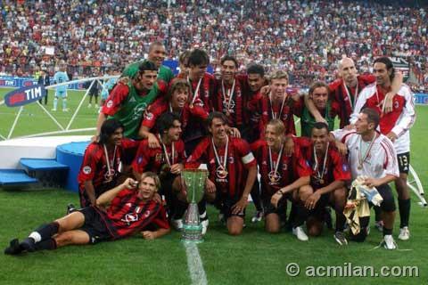 El Milan se coronó en la Supercopa italiana del 2004