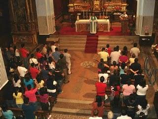 JÓVENES PERUANOS DEL CAMINO NEOCATECUMENAL EVANGELIZAN EN ESPAÑA POR LA JMJ