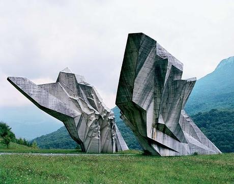 Monumentos olvidados en la antigua Yugoslavia