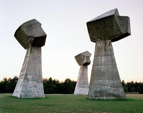Monumentos olvidados en la antigua Yugoslavia