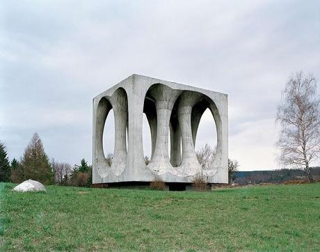 Monumentos olvidados en la antigua Yugoslavia