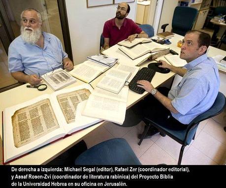 Eruditos judíos estudian los cambios en manuscritos de la Torá a través del tiempo