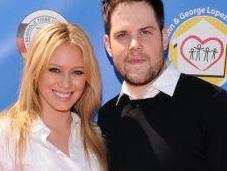 Espera primer hijo Hilary Duff