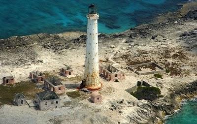 El faro de Great Isaac Cay