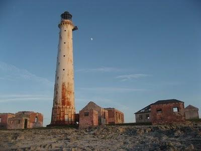 El faro de Great Isaac Cay