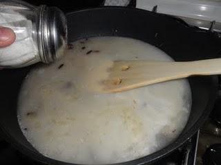 Arroz al aroma de coco y jengibre con pasas, piñones y un toquecito de curry