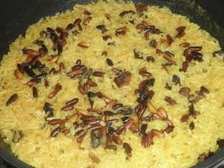 Arroz al aroma de coco y jengibre con pasas, piñones y un toquecito de curry
