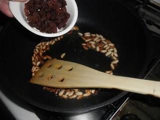 Arroz al aroma de coco y jengibre con pasas, piñones y un toquecito de curry