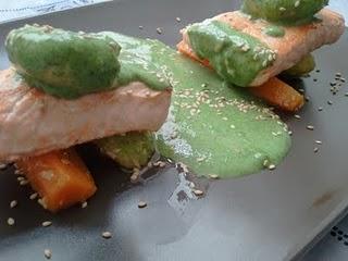 Salmón con Espinacas y Langostinos