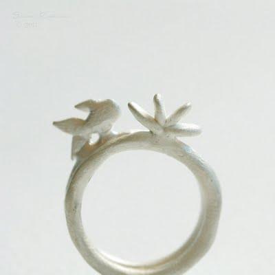 La Chica de los Anillos