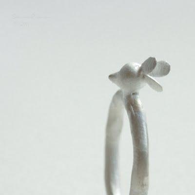 La Chica de los Anillos