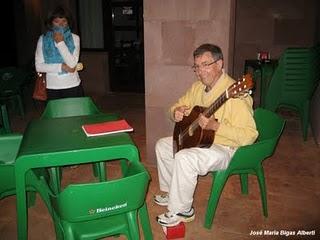 Serenata, montañismo y algún gen femenino