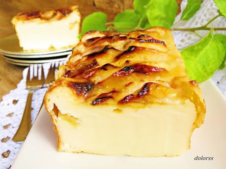 Pastel de queso con manzana