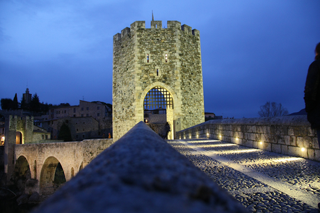 Edén en Besalú