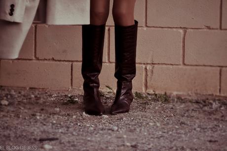 BROWN BOOTS