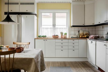 delikatissen vintage interiors vintage decor scandinavian kitchen vintage scandinavian house scandi kitchen rustic style reformar sin obras old kitchen muebles vintage muebles de cocina antiguos decoración vintage colorful decor cocina vieja classic decor charming vintage kitchen casa vieja decoración casa nórdica rústica  