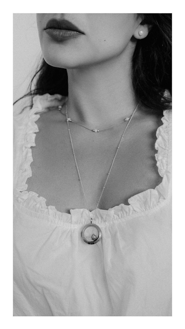 ÚLTIMOS DESCUBRIMIENTOS; THE DREAMING BEE.-