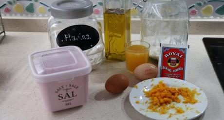 LOs ingredientes necesarios para hacer las roscas de naranja en Thermomix