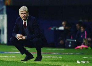 【亚博APP】鼓掌!女足输球不忘感恩 绕场一周向球迷鞠躬致谢