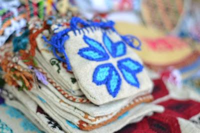 PRODUCEN ARTESANOS MEXIQUENSES VARIEDAD DE TEXTILES