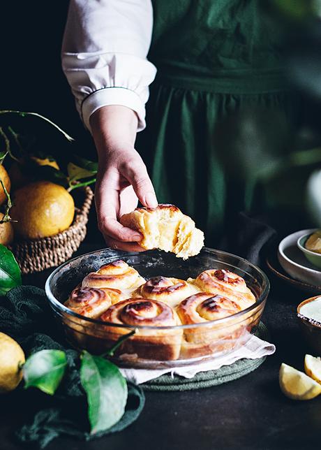 Rollos de limón con lemon curd Rollos de limón con lemon curd