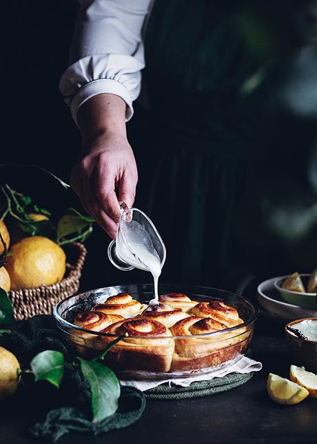 Rollos de limón con lemon curd Rollos de limón con lemon curd