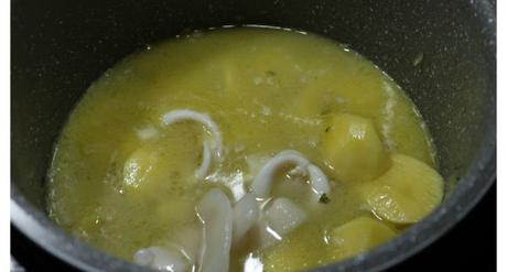 Dejamos cocer las patatas en la Olla