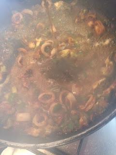 ARROZ CON CALAMARES, COSTILLAS Y SALSICHAS