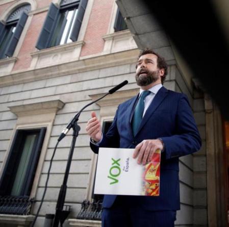 VOX salva al gobierno de Sánchez y genera desconcierto e indignación en sus seguidores