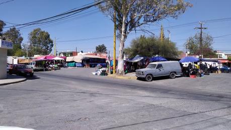 En semáforo rojo se pone el Tianguis de las Vías